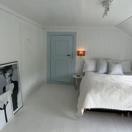 Holiday home Sjonaert Smabruk Bud