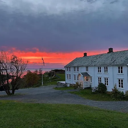 Sjonaert Smabruk Holiday home Bud
